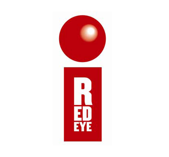 article featuring Chicago makeup artist Traci Fine giving makeup tips and product advice for longwearing "Fest Fresh Makeup" that will last the entire night